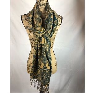 NWT. Pashmina 100% cashmere scarf/ wrap.